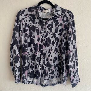 NWOT Cloth & Stone grey + purple abstract leopard print button up shirt